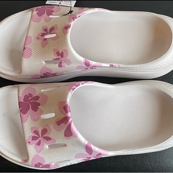 New, HOKA Pink Floral Slide Sandals - Picture 5 of 7